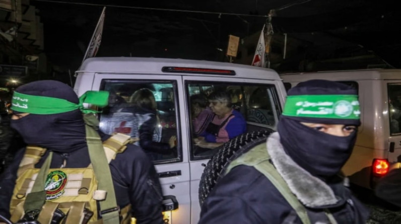 "الباب لم يُغلق".. رئيس حماس بالضفة يكشف مستجدات صفقة الأسرى مع الاحتلال